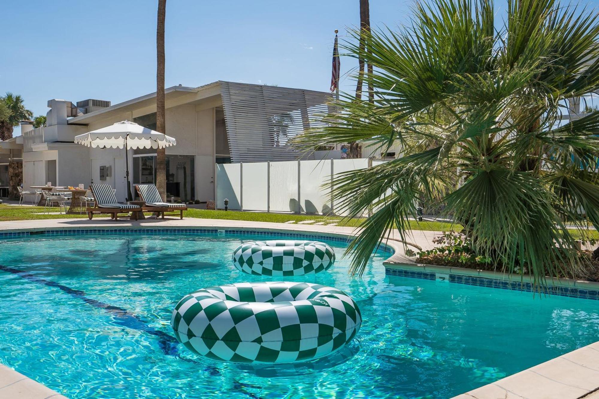 Monkey Tree Hotel By Avantstay Stylish Hotel In Palm Springs W Pool Dış mekan fotoğraf
