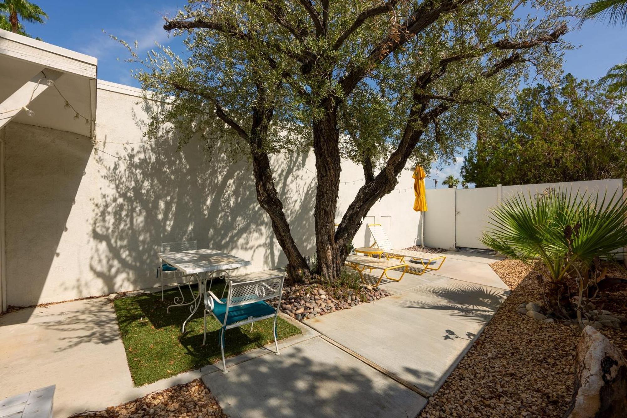 Monkey Tree Hotel By Avantstay Stylish Hotel In Palm Springs W Pool Dış mekan fotoğraf